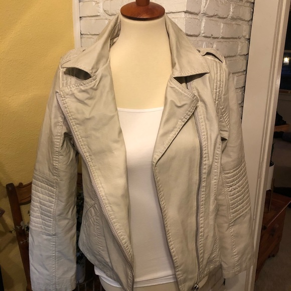 3 for $25 CREAM LEATHER JACKET Size large - Picture 2 of 8